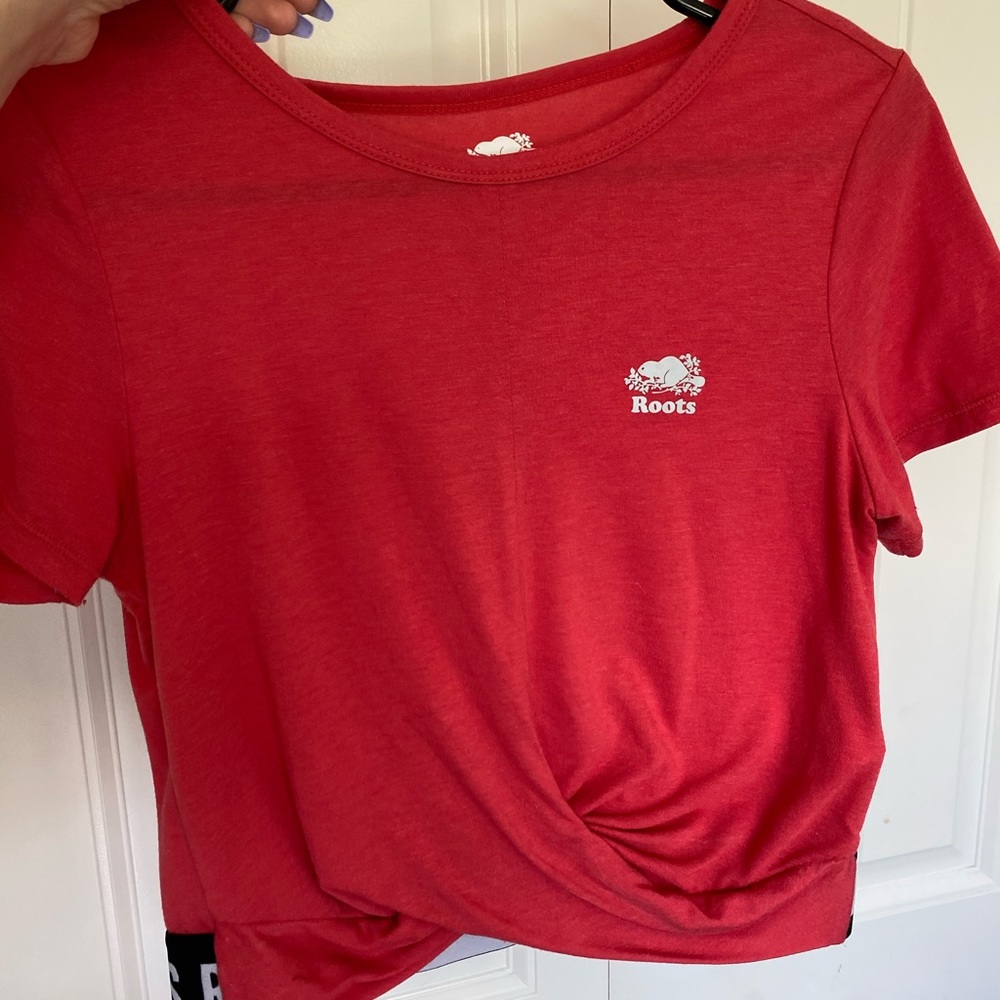roots cropped tee